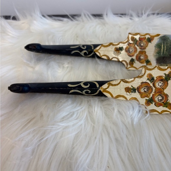 Decorative Hand-Painted Wooden Skate blades - Picture 2 of 7